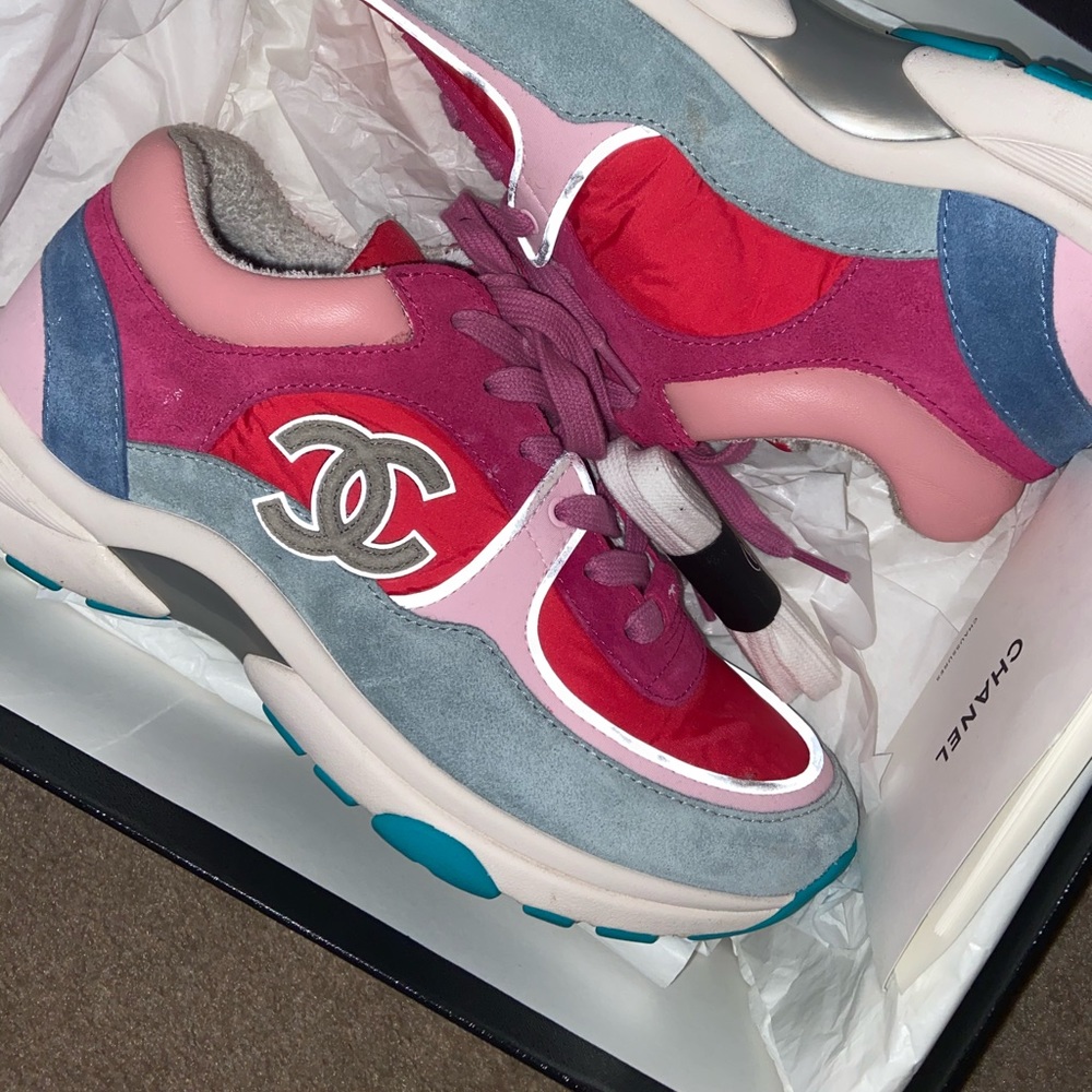 37 Womens Chanel Sneakers